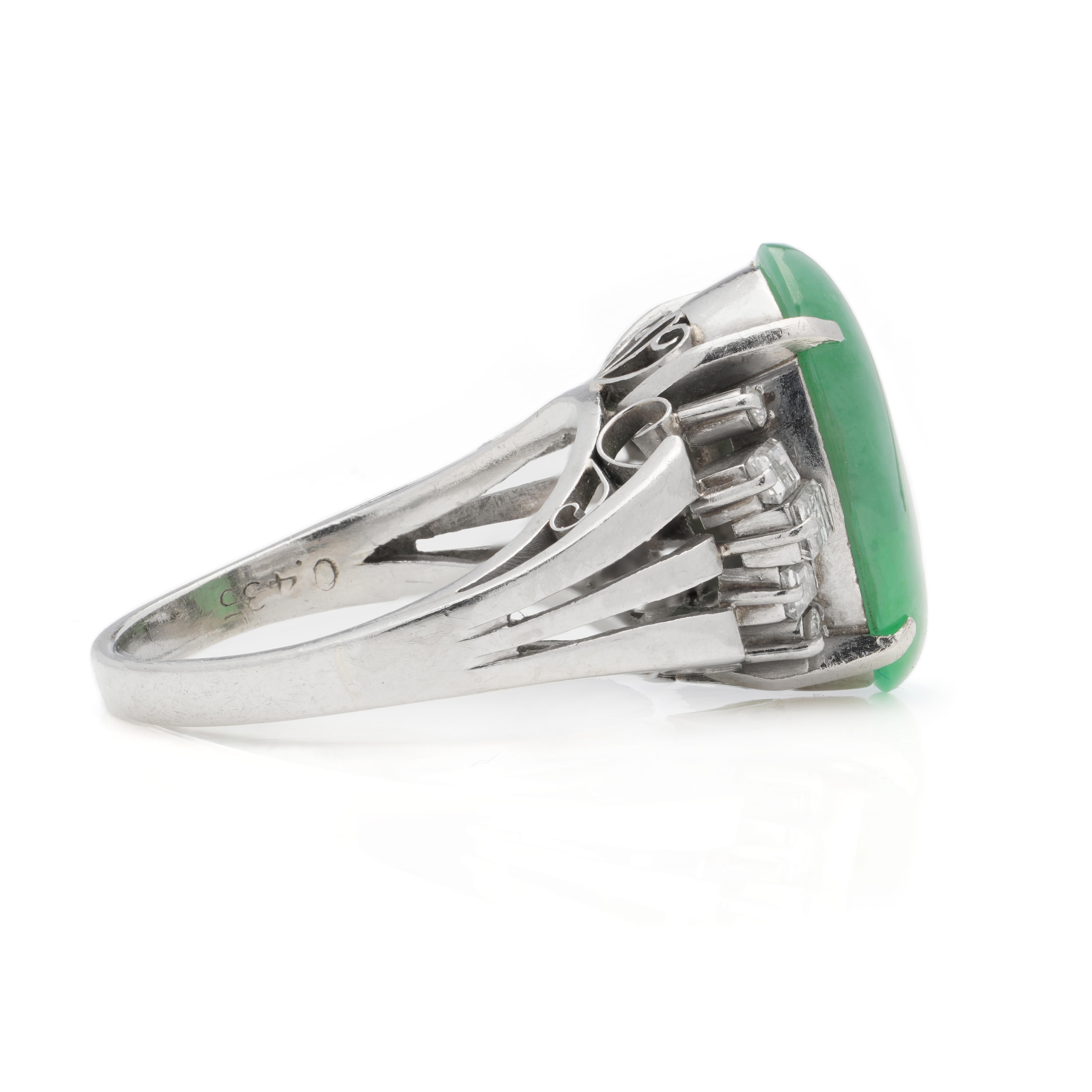 Vintage Platinum Ladies Ring with 4.77 Carats. A Grade Jade For Sale 1