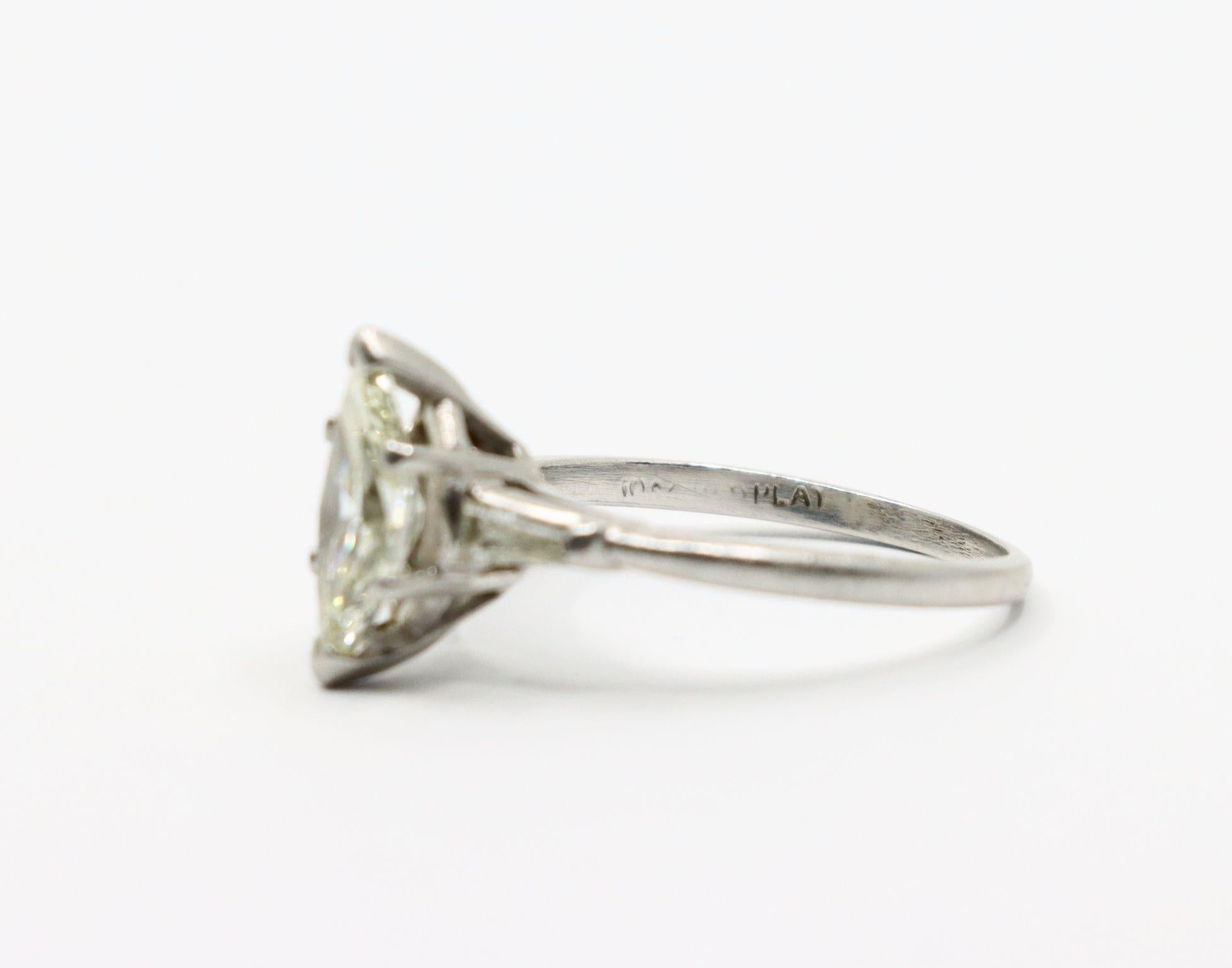 Anello in platino vintage con diamante marquise in vendita 6
