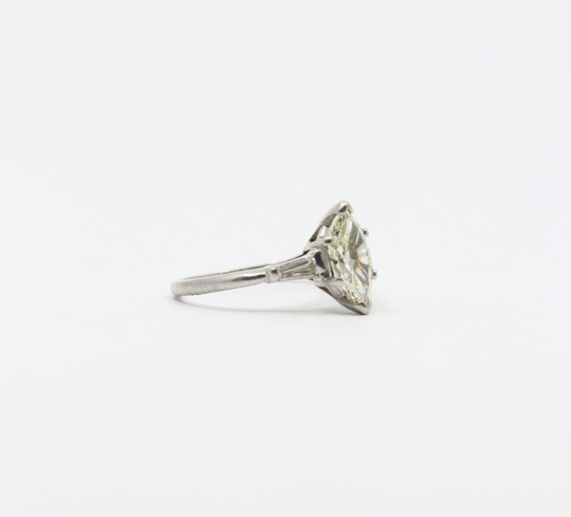 Anello in platino vintage con diamante marquise in vendita 4