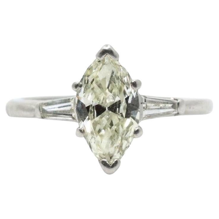 Anillo vintage de diamantes marquesa en platino