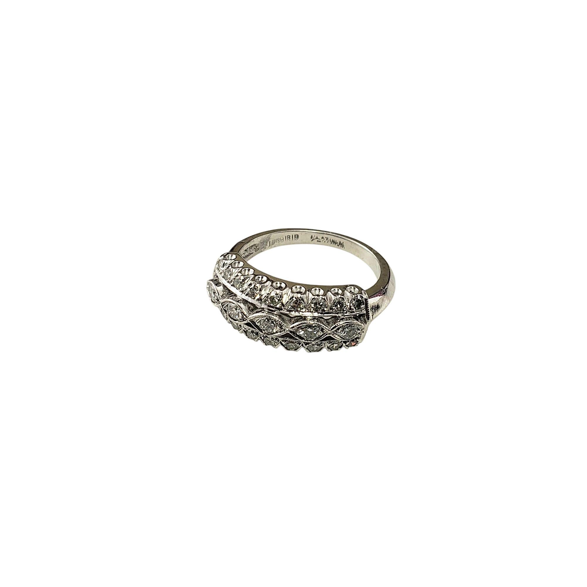 Taglio rotondo Anello di platino vintage con diamanti a grana grossa misura 6 #21572 in vendita