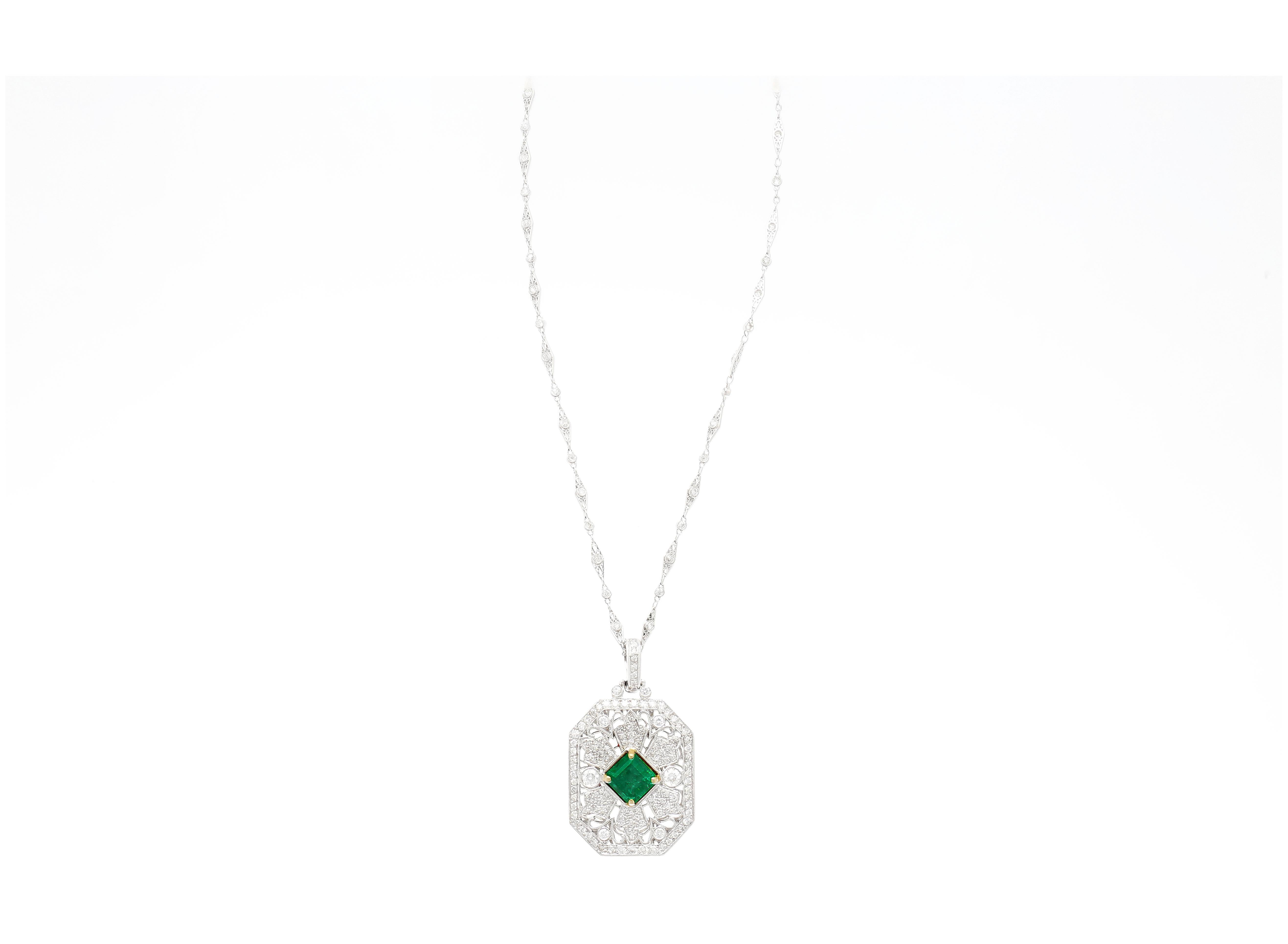 Women's Vintage Platinum Necklace With 3.16 Carat Minor Oil Emerald & Diamonds For Sale