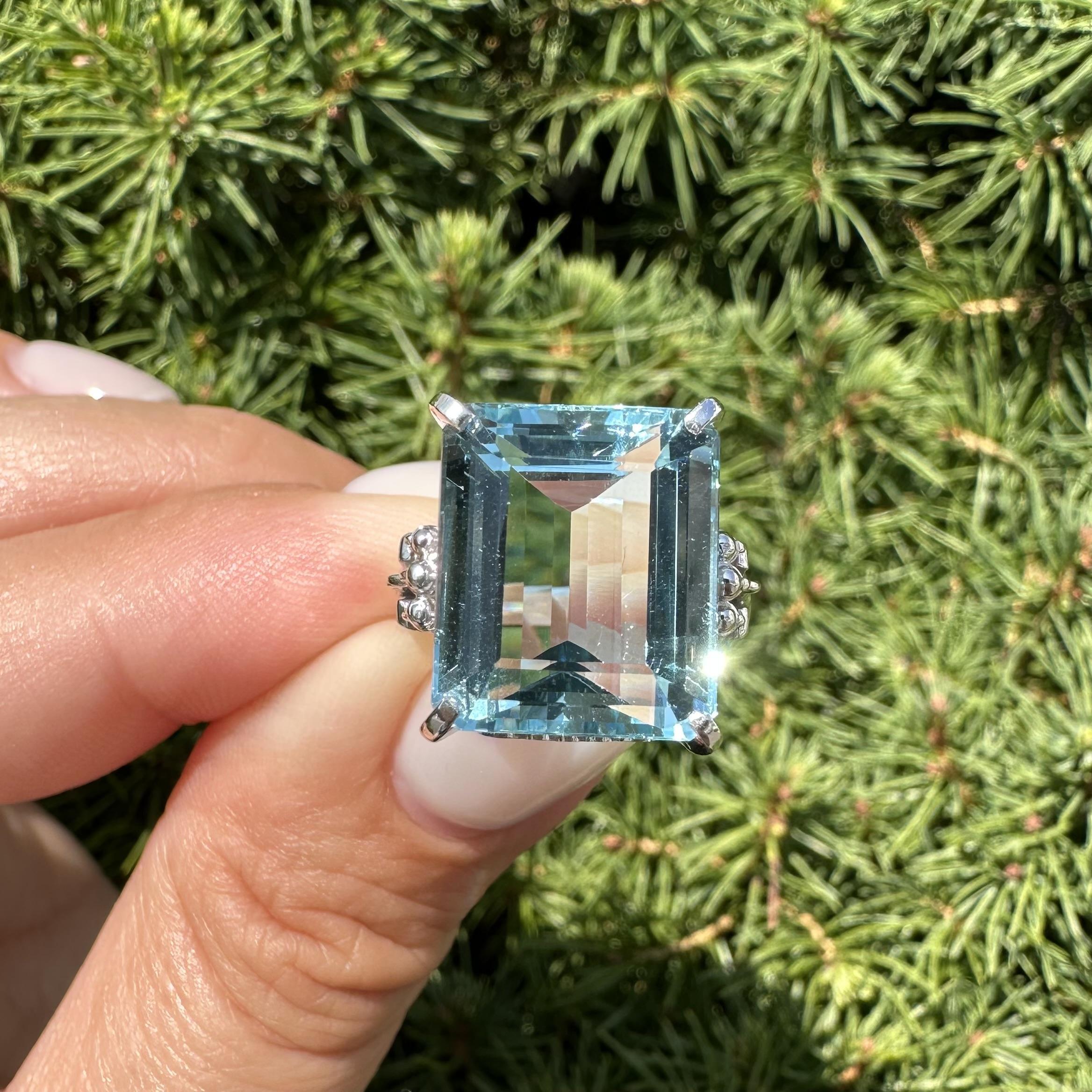 Vintage Platin Nizza 8ct Rechteckig Step Cut Aquamarin Solitär Ring Damen im Angebot