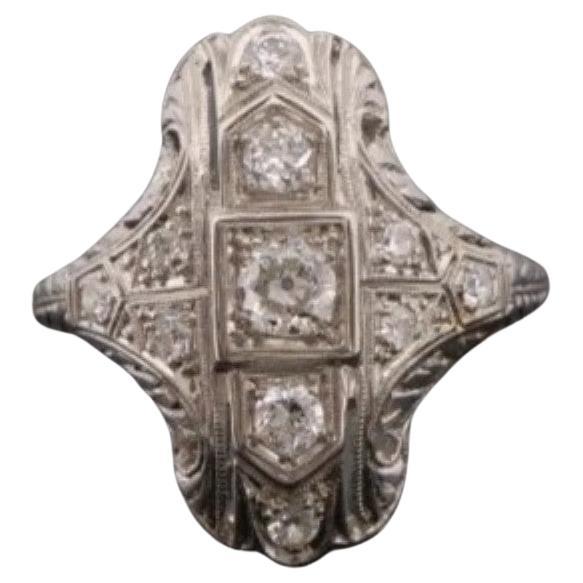 Anello in platino d
epoca con taglio europeo e diamante di transizione da 0,30 carati, misura 5,75 in vendita