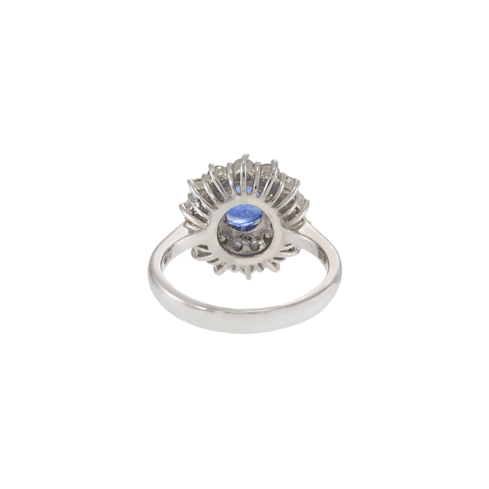 Vintage Platin Oval Cut Saphir und Diamant Cocktail Ring im Angebot 2