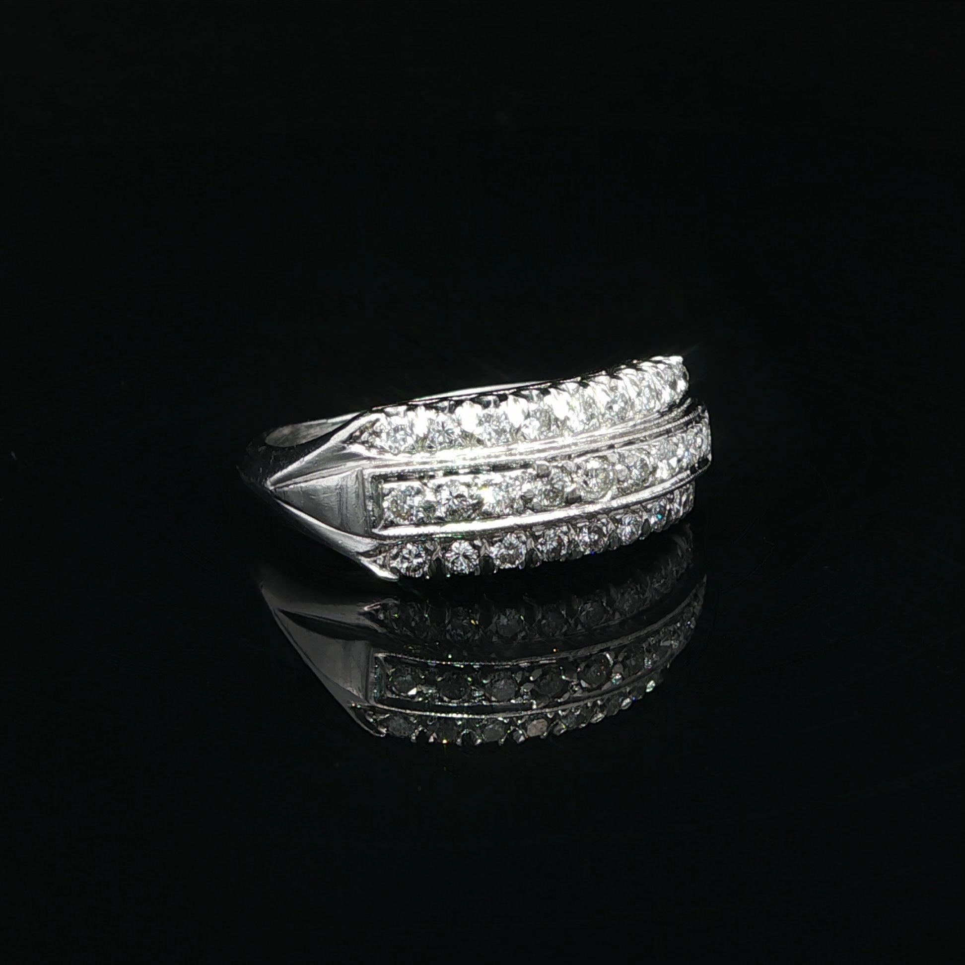 Anello vintage in platino e palladio da 0,40 carati con pavé di diamanti su 3 file in vendita 8