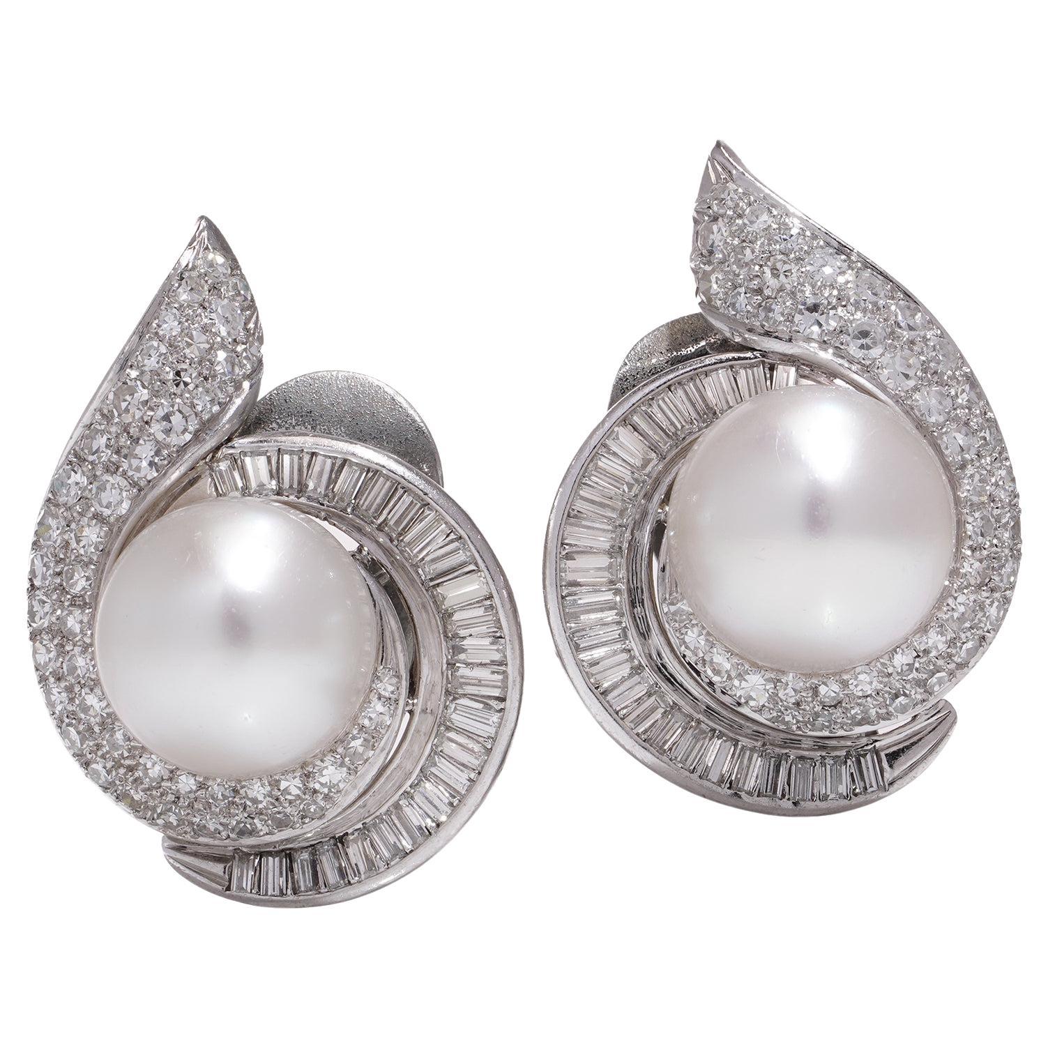 Boucles d'oreilles vintage en platine avec perles et diamants