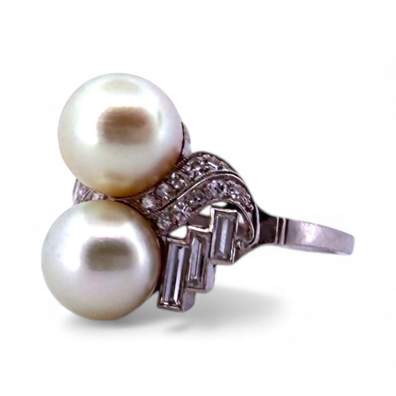 Bague de cocktail vintage en platine avec perles et diamants en vente 1