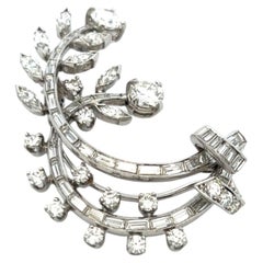 Broche vintage en platine sertie de diamants de 4,70 carats, taille mixte, F-SI