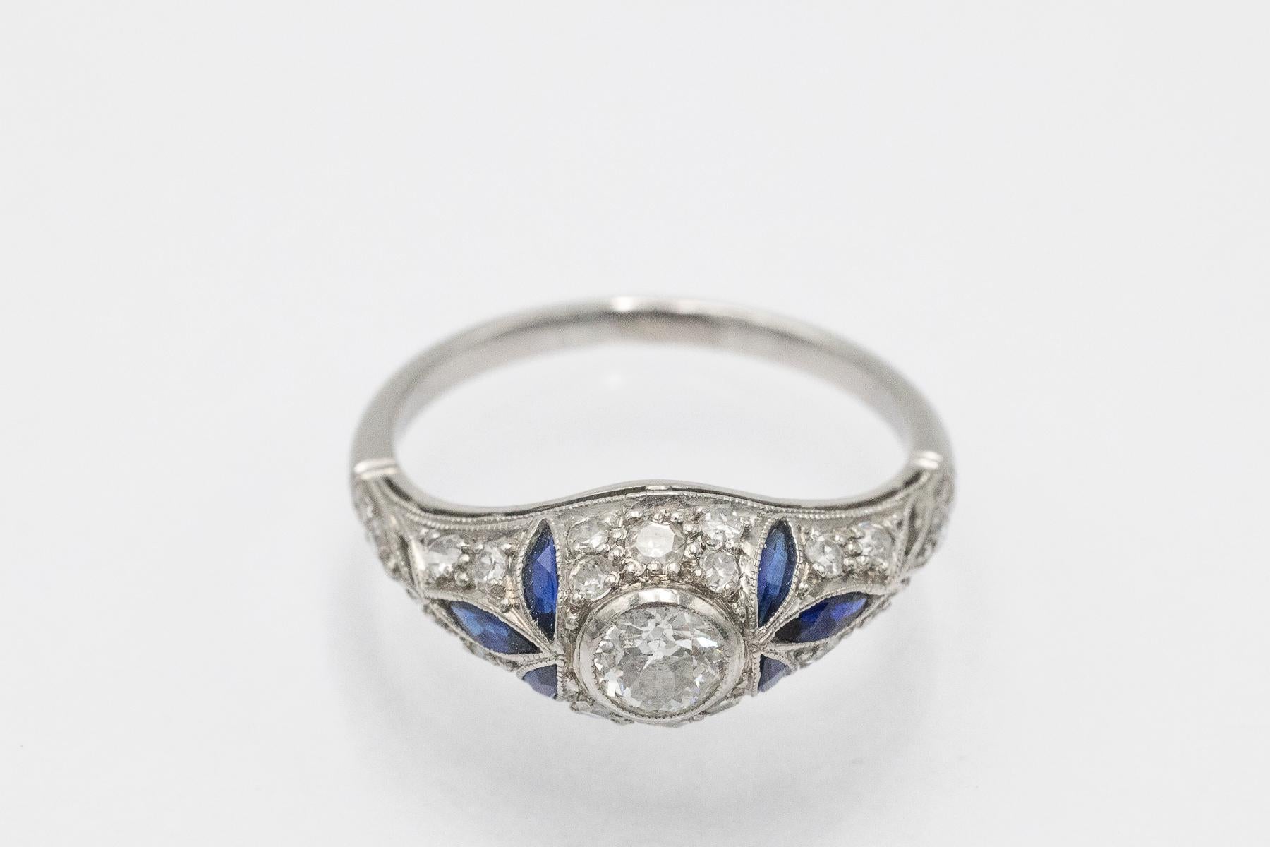 Vintage-Platinring im Art-déco-Stil mit Diamanten und synthetischen Saphiren. im Angebot 1