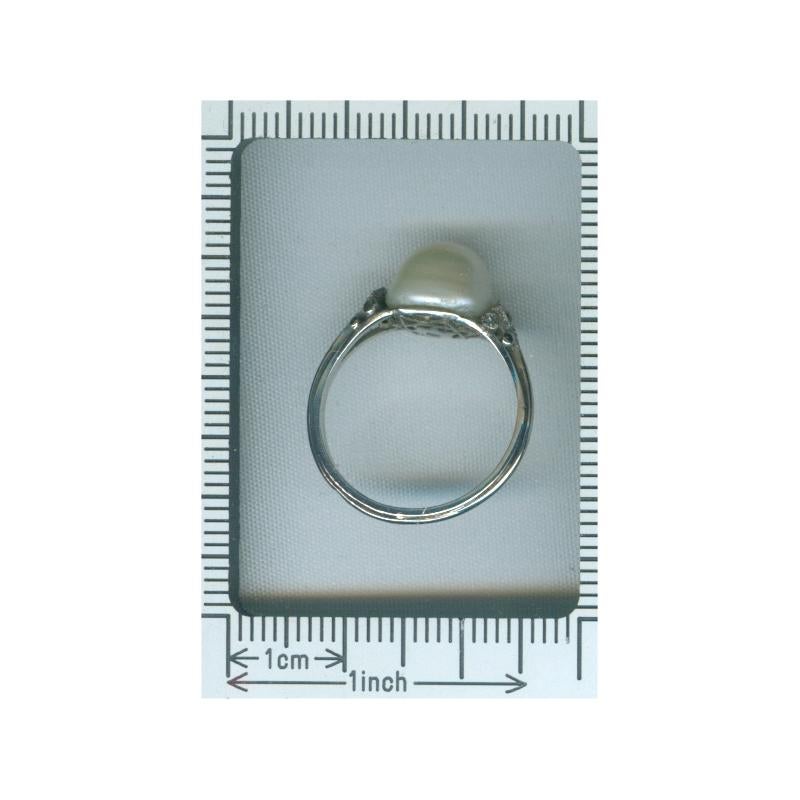 Vintage Platinum Ring with Big Pearl and Rose Cut Diamonds For Sale 6