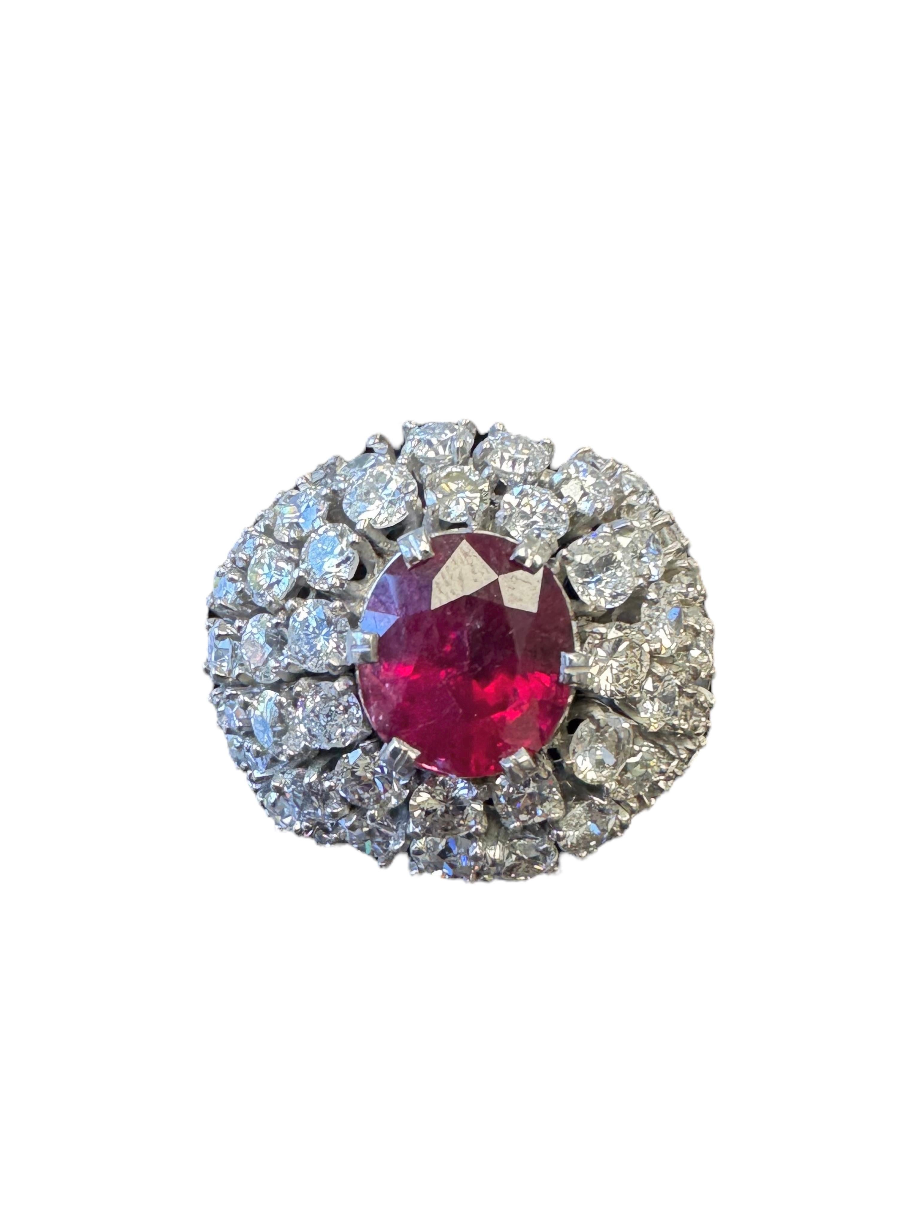 Vintage Platinum Rubin und Diamant Bombe Ring im Zustand „Hervorragend“ im Angebot in Great Neck Plaza, NY
