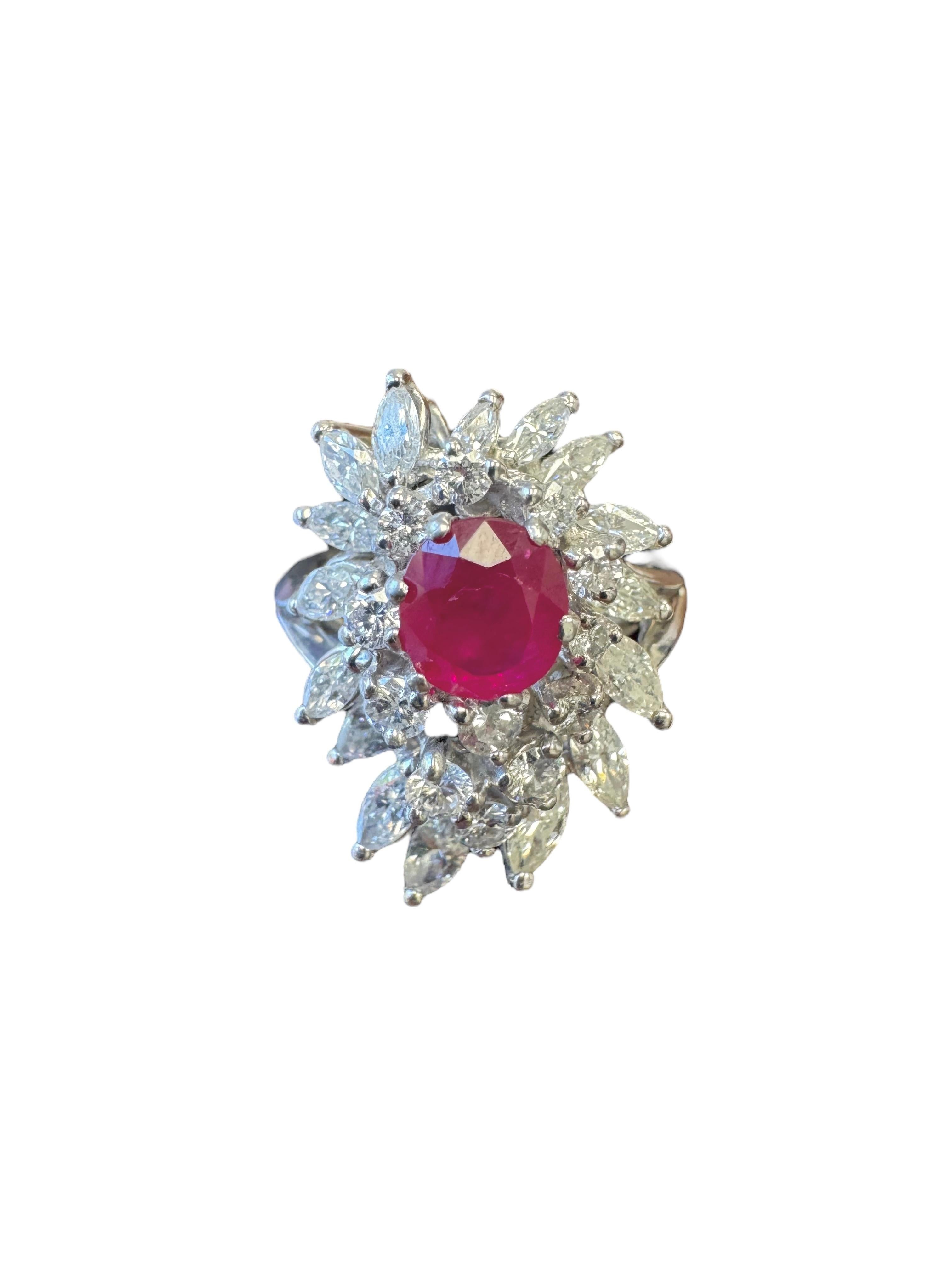 Bague vintage en platine avec rubis et diamants en vente 1