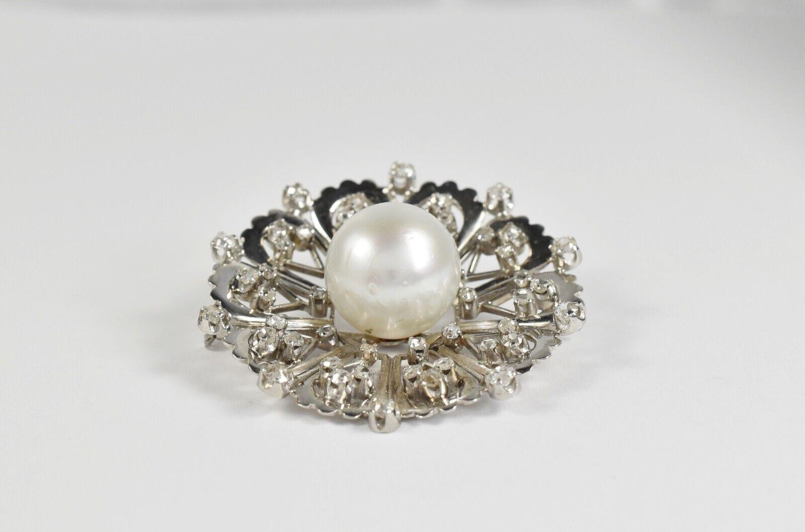 Round Cut Vintage Platinum Saltwater Pearl & Diamonds Brooch, 23.9g For Sale