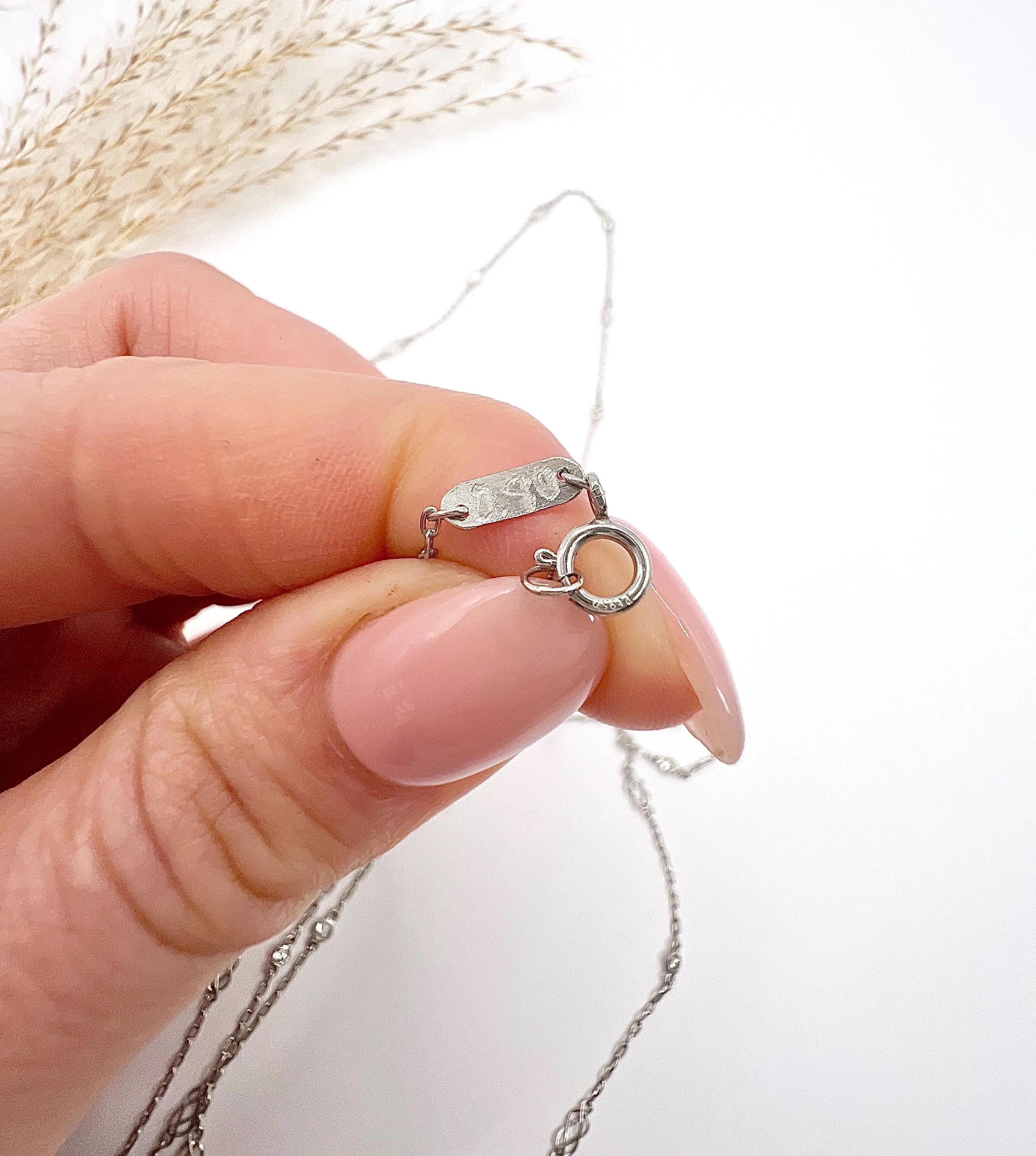 Vintage Platinum Spectacle Set Diamond Half Guard Trace & Lovers Knot Link Chain In condizioni buone in vendita a Brighton, GB