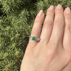 Vintage Platinum Vivid Emerald Step Carre Cut Diamond Sides Pyramid Style Ring