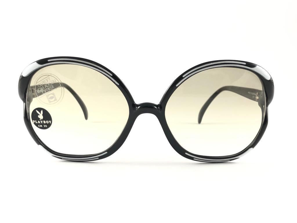 Vintage Playboy Optyl Black & White 4517 Oversized Optyl Sunglasses For Sale 5