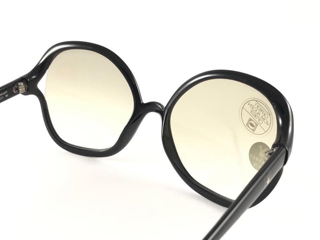 Beige Vintage Playboy Optyl Black & White 4517 Oversized Optyl Sunglasses For Sale