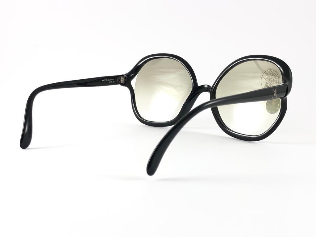 Women's Vintage Playboy Optyl Black & White 4517 Oversized Optyl Sunglasses For Sale