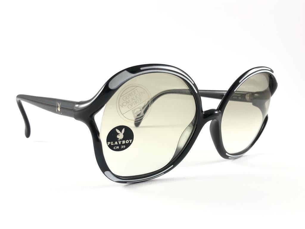 Vintage Playboy Optyl Black & White 4517 Oversized Optyl Sunglasses For Sale 2