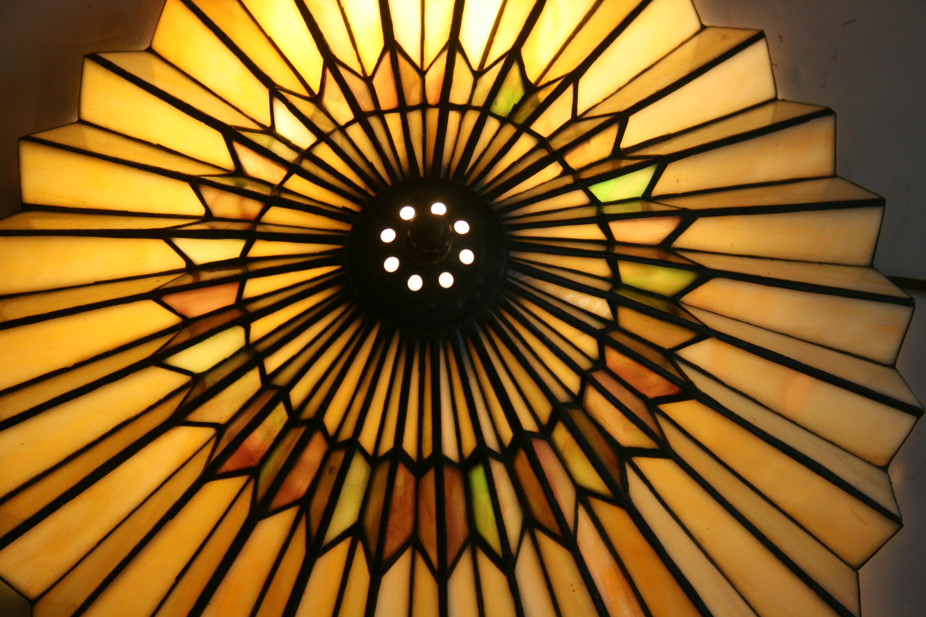 Vintage groß plissiert  Kunst  Glas Flushmount (Mitte des 20. Jahrhunderts) im Angebot