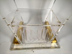 Table d'appoint vintage en plexiglas avec étagère en miroir, années 1980