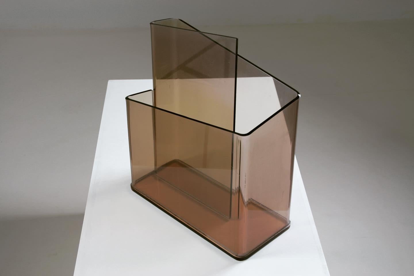 Zeitschriftenständer aus Plexiglas für Roche Bobois, Frankreich 1970 (Französisch)