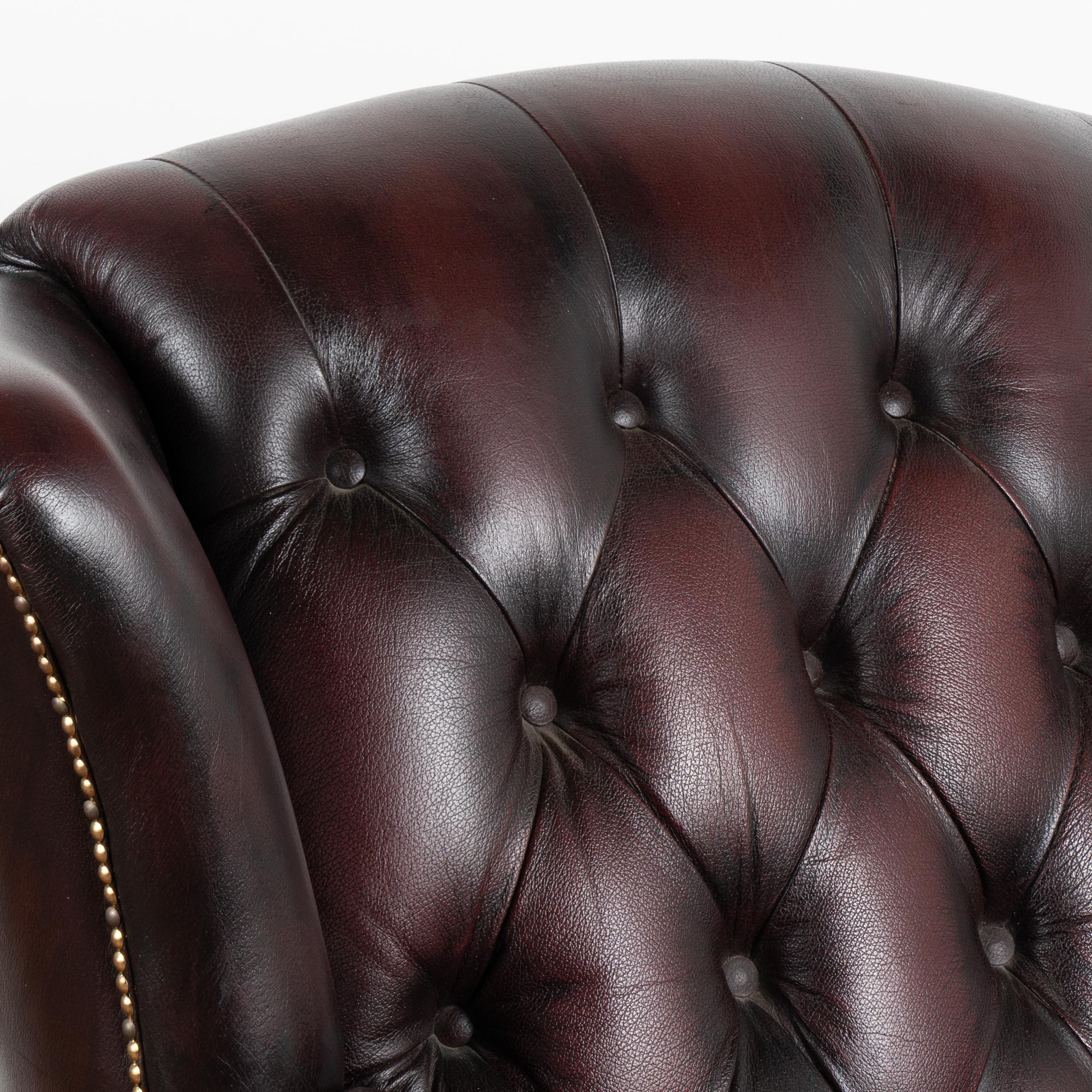 20th Century Vintage Plum Leather Wingback Chesterfield Arm Chair, England circa 1970-80