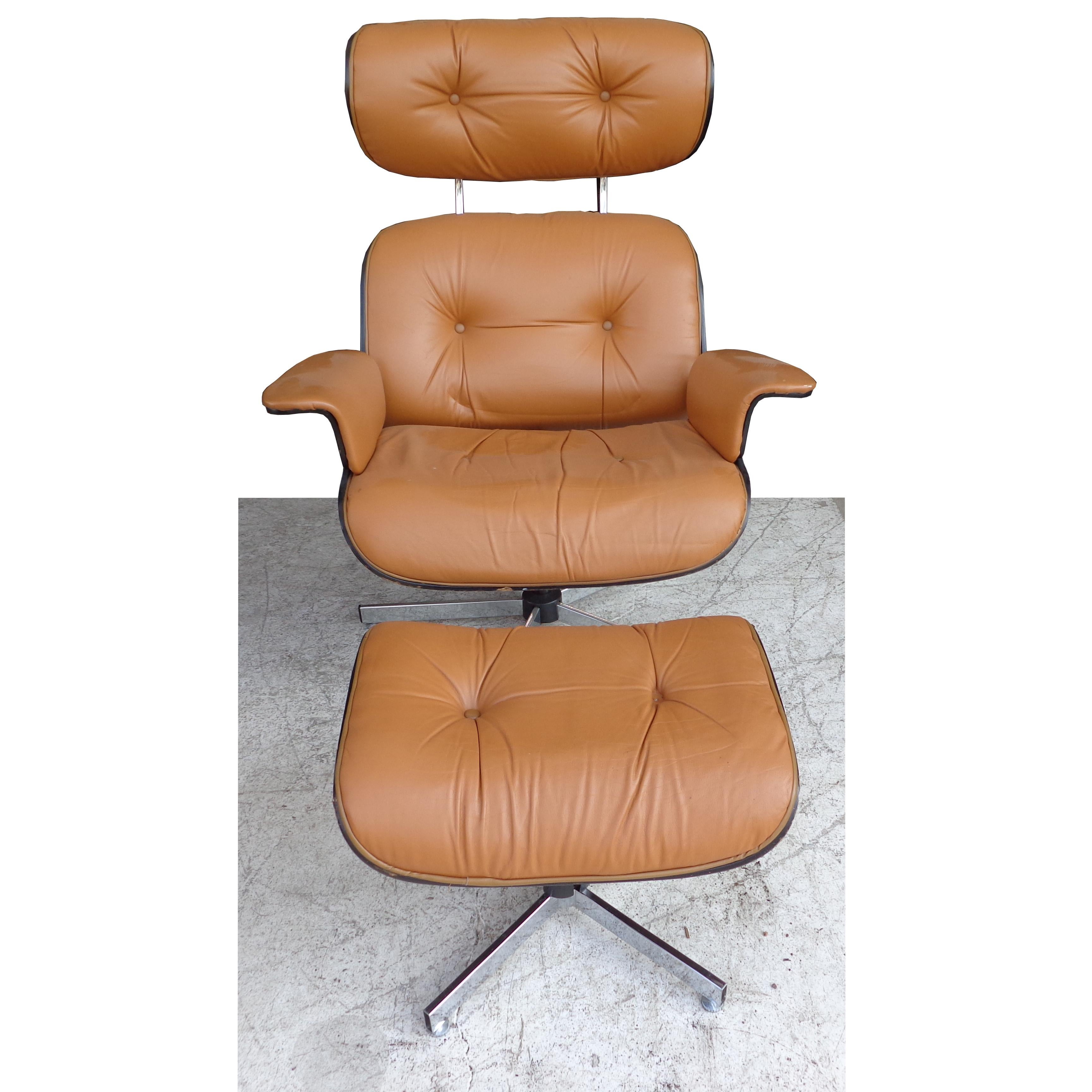 Vintage Plycraft lounge chair and ottoman

 Mid-Century Modern swivel lounge chair and matching ottoman by Plycraft. 

Tufted caramel leather with bentwood walnut wood frame. 

Chair
34” wide x 29” deep x 41” high (16.5” seat height)

Ottoman
21”