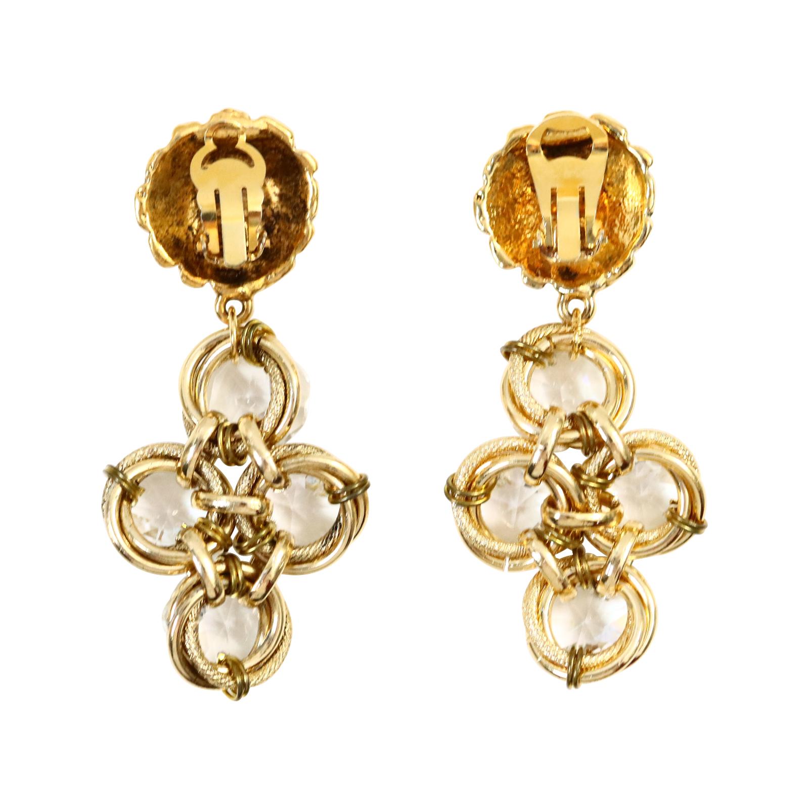 Vintage Poggi Paris Gold Ton mit großen Kristallen baumelnden Ohrringe, circa 1990er Jahre (Moderne) im Angebot