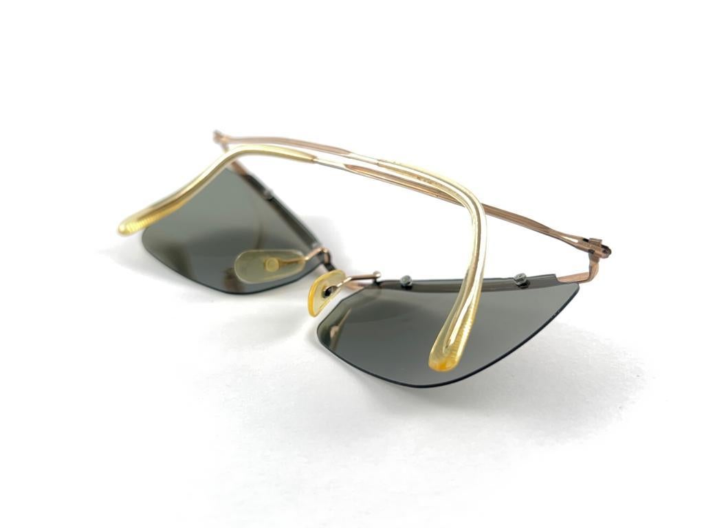 Vintage Polaroid Small Gold Semi Rimless 1960'S  Sunglasses For Sale 1