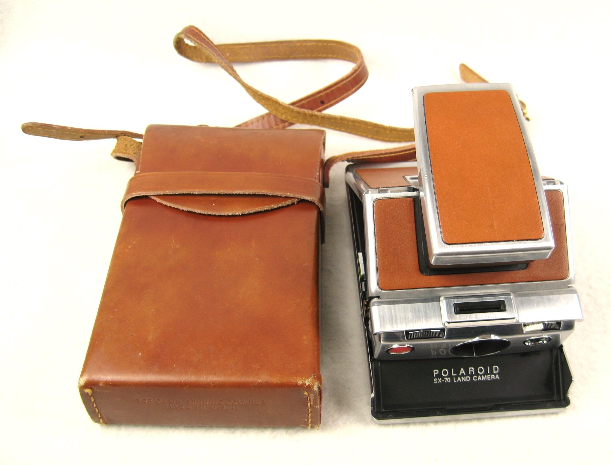 Vintage Polaroid SX-70 Tan Land Camera by Henry Dreyfuss For Sale 7