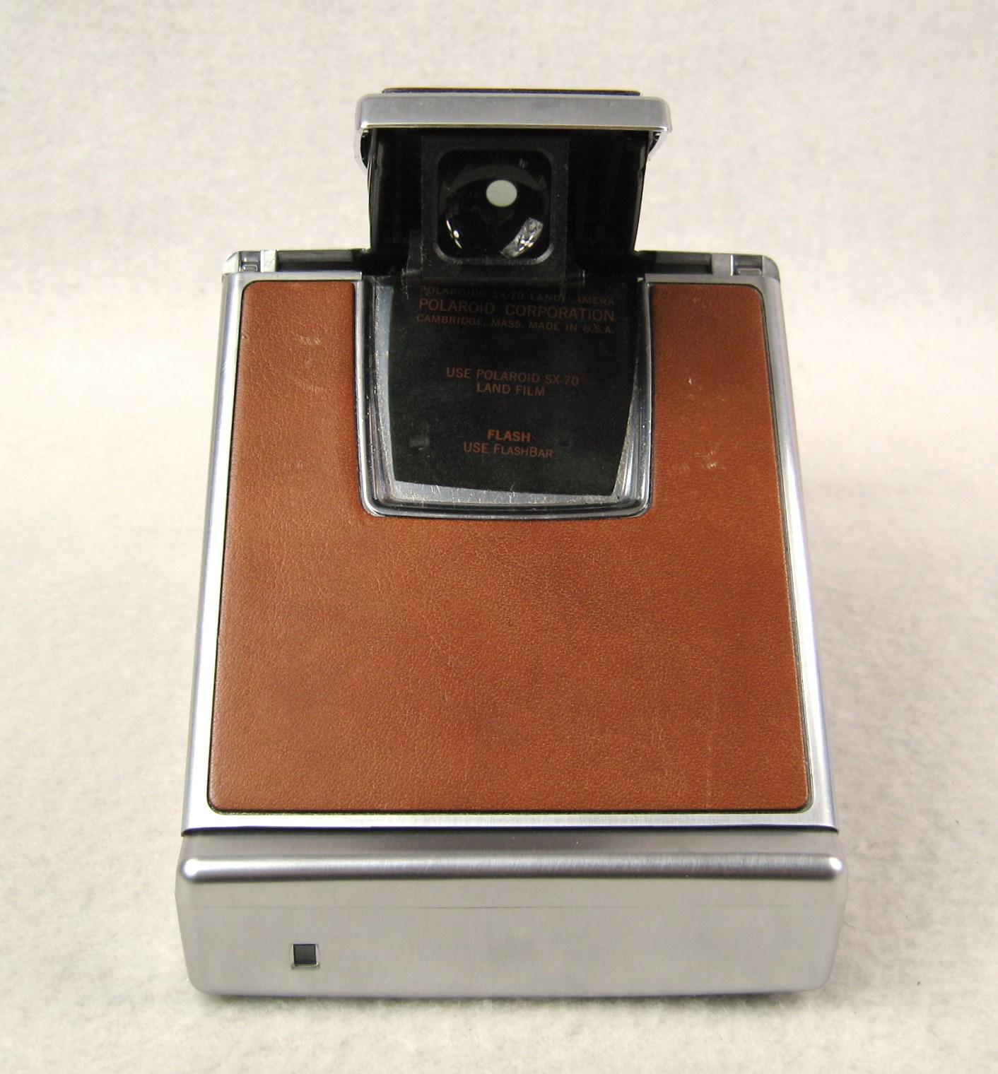 Vintage Polaroid SX-70 Tan Land Camera by Henry Dreyfuss In Good Condition For Sale In Wallkill, NY