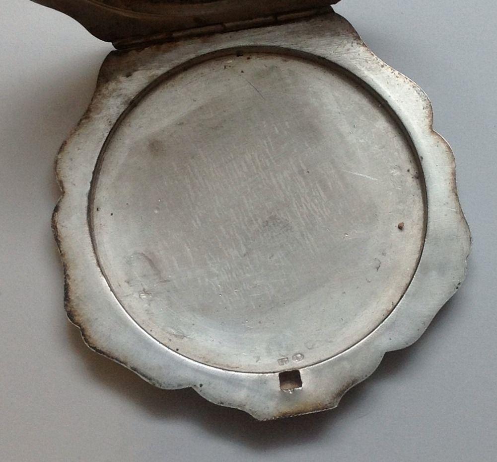 20th Century Vintage Polish 800 Silver Vanity Compact, No Mirror, circa 1920-1962 For Sale