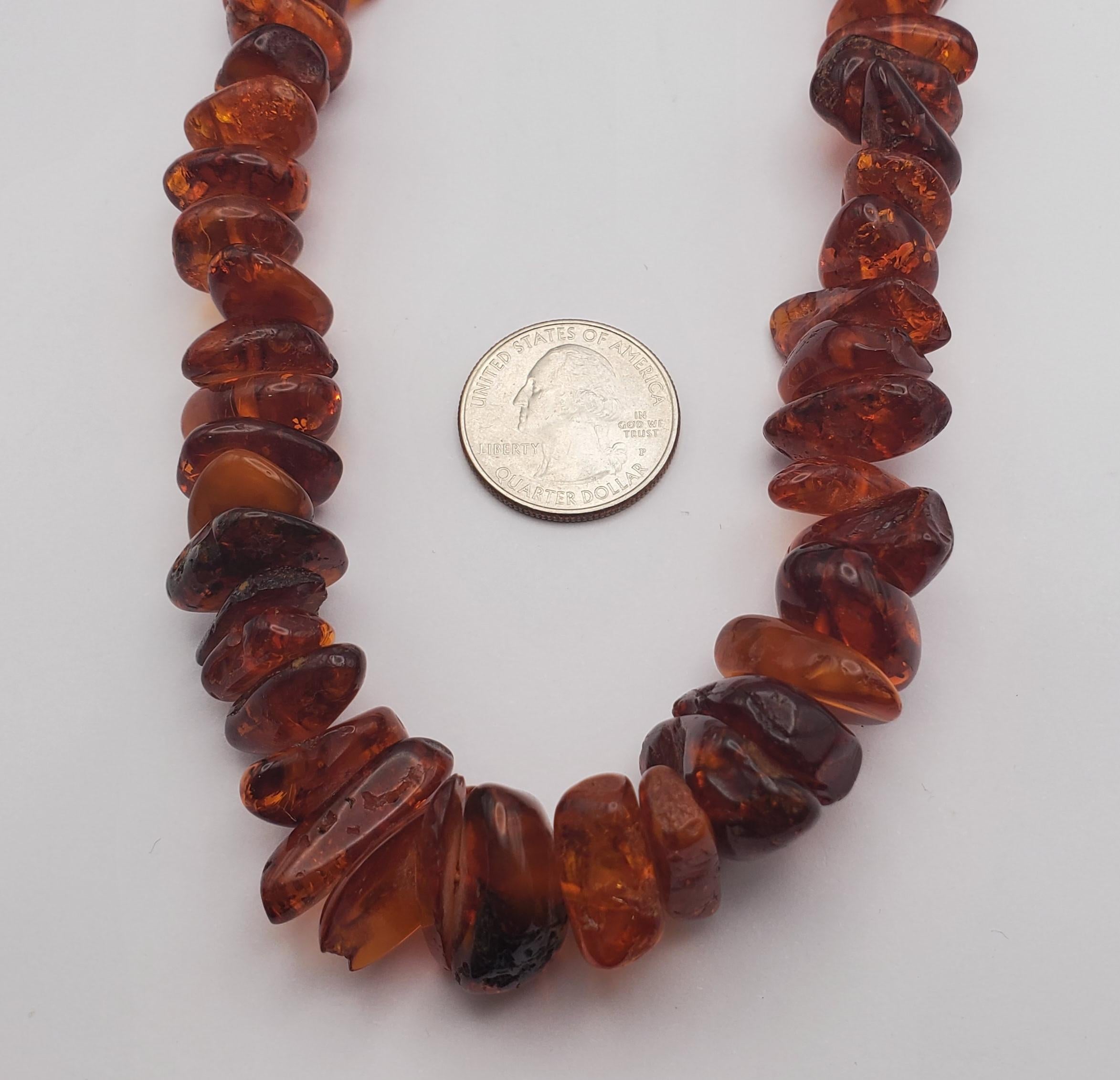 Vintage Polish Polished Amber Bead Necklace In Good Condition For Sale In Pittsburgh, PA