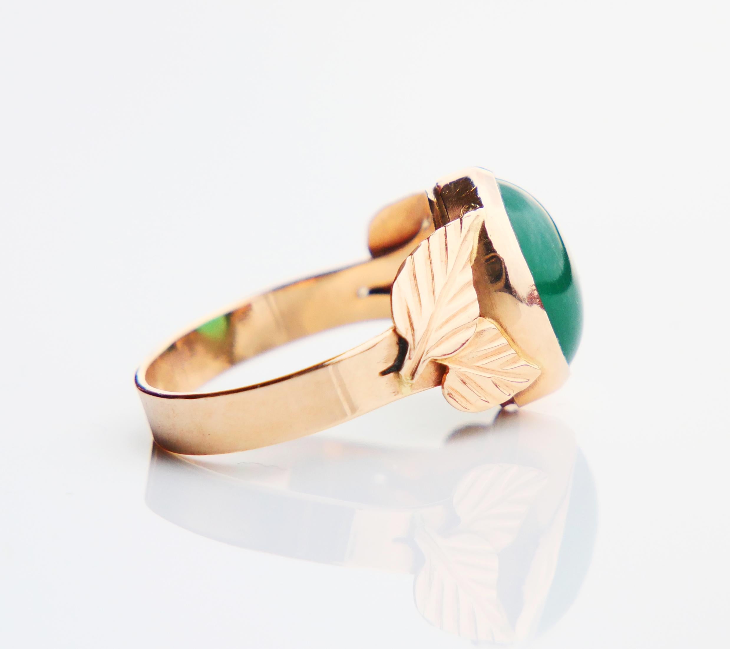 Vintage Polish Ring natural Green Chalcedony 14K Yellow Gold Ø6.5 US/ 3.5gr For Sale 9