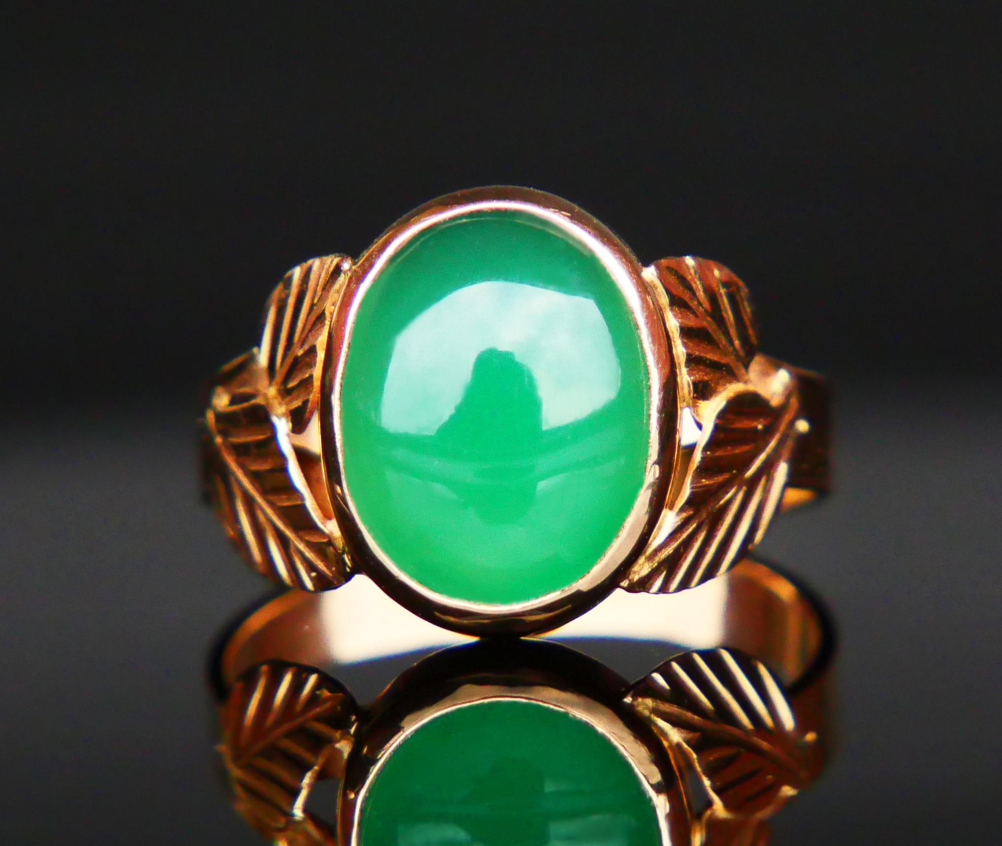 Retro Vintage Polish Ring natural Green Chalcedony 14K Yellow Gold Ø6.5 US/ 3.5gr For Sale