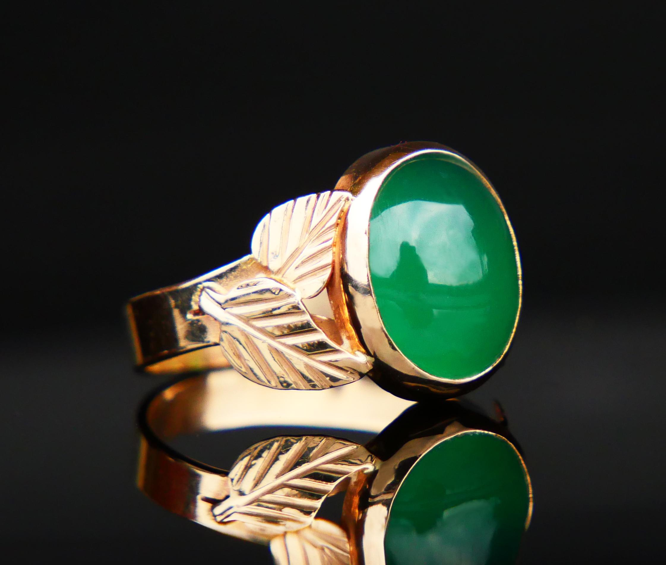 Women's Vintage Polish Ring natural Green Chalcedony 14K Yellow Gold Ø6.5 US/ 3.5gr For Sale
