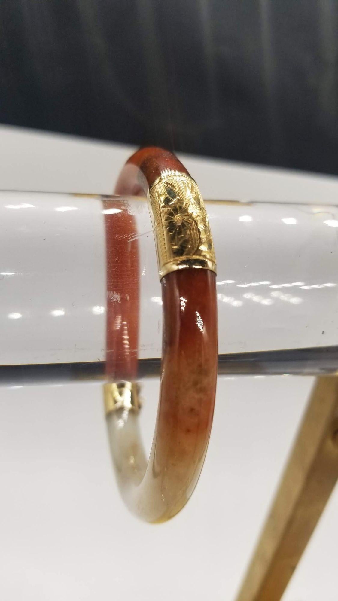 20ième siècle Bracelet jonc vintage monté sur charnière en or poli agate en vente