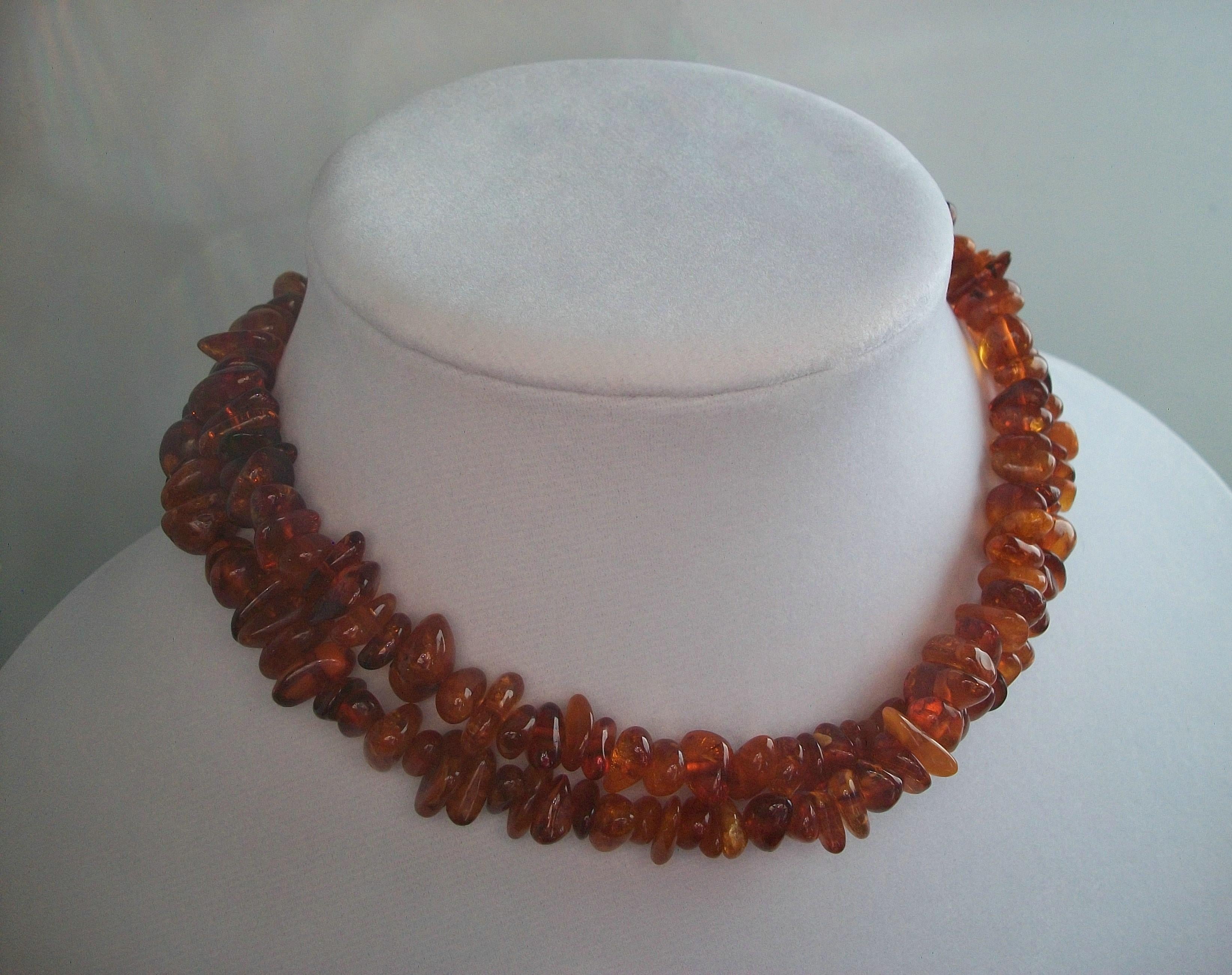 Vintage Polished Baltic Amber Necklace, 44 Grams, Europe, C.1930's For Sale 3