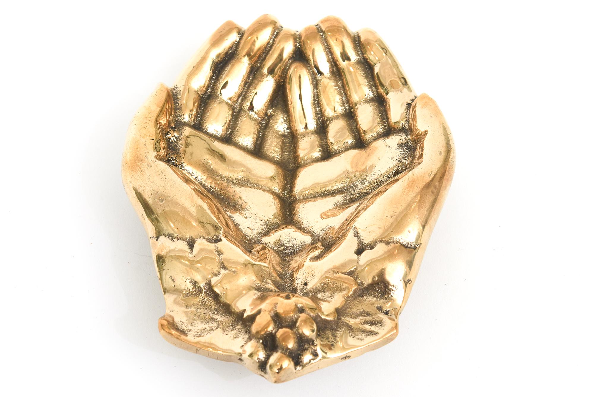 Praying Hands Schale, Briefbeschwerer, Objekt oder Schreibtischzubehör aus poliertem Messing im Zustand „Gut“ im Angebot in North Miami, FL