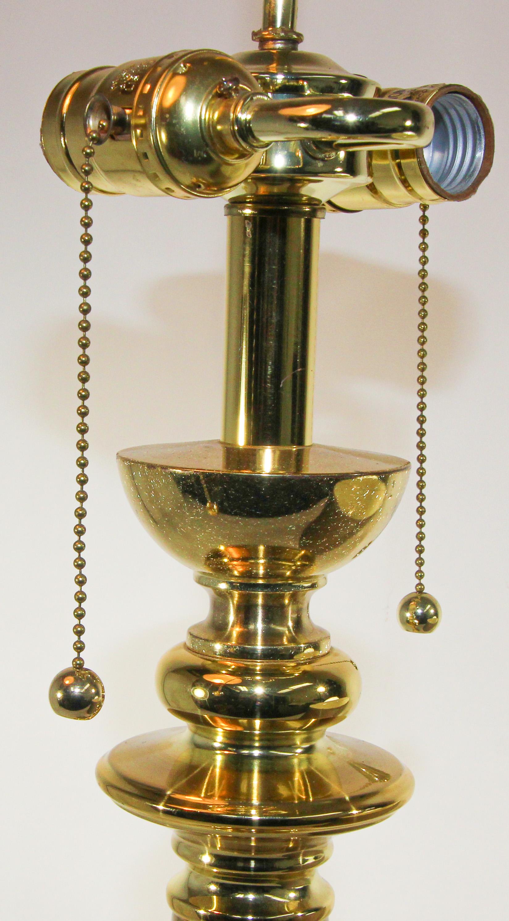 Vintage Polished Brass Turned Column Table Lamp For Sale 3