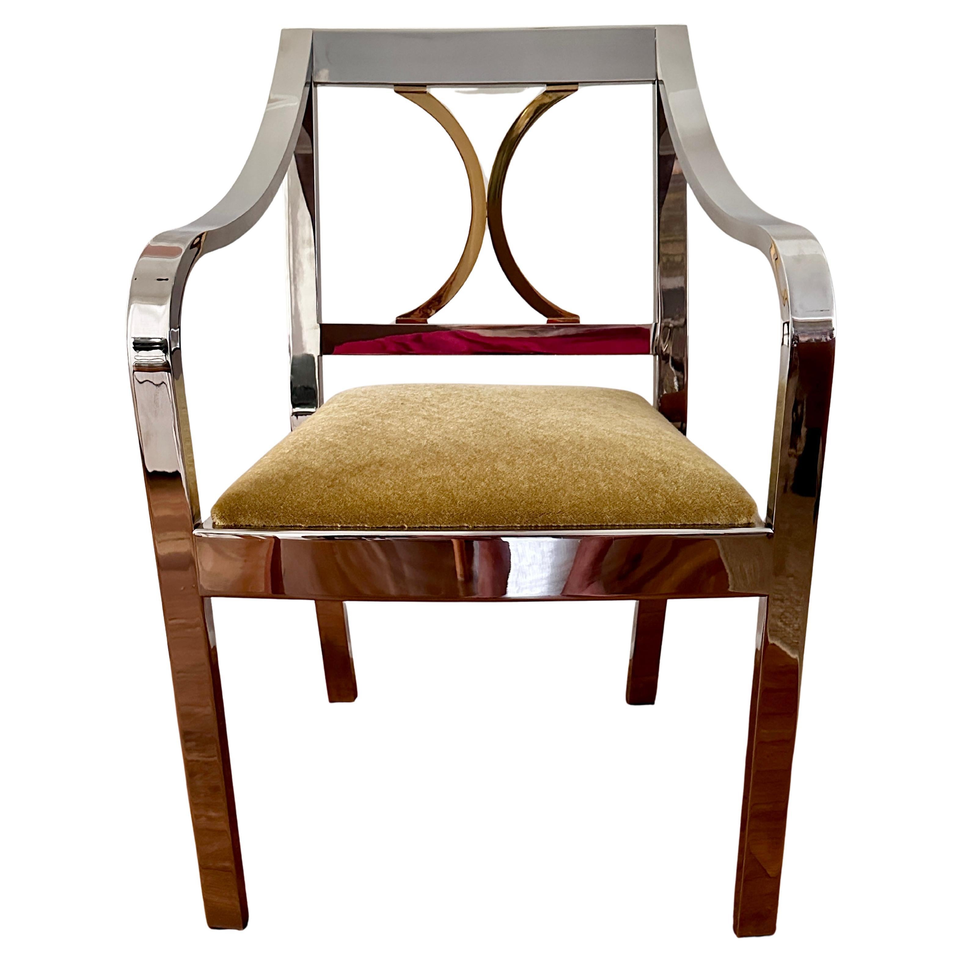 Poltrona Regency d'epoca in acciaio e ottone lucidato progettata da Karl Springer