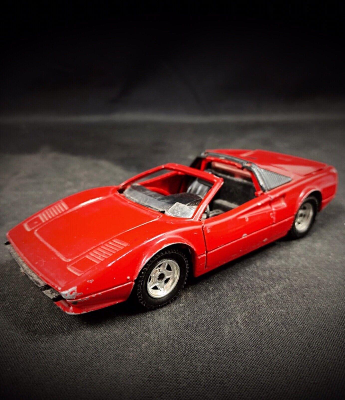 Vintage Polistil Ferrari 308 Die-Modellwagen aus Gussguss – hergestellt in Italien – 2Y190 (Metall) im Angebot