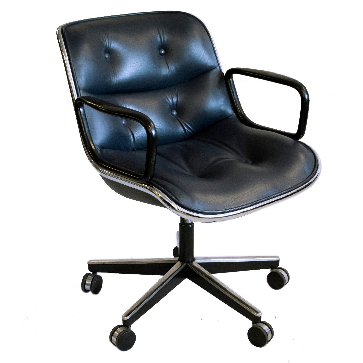 Offering the classic Pollock Executive Chair in its original black leather, steel frame and vintage 4-star base, in very good condition.

Charles Pollock was a master of design who’s work was supported by Florence Knoll and her company, Knoll.
