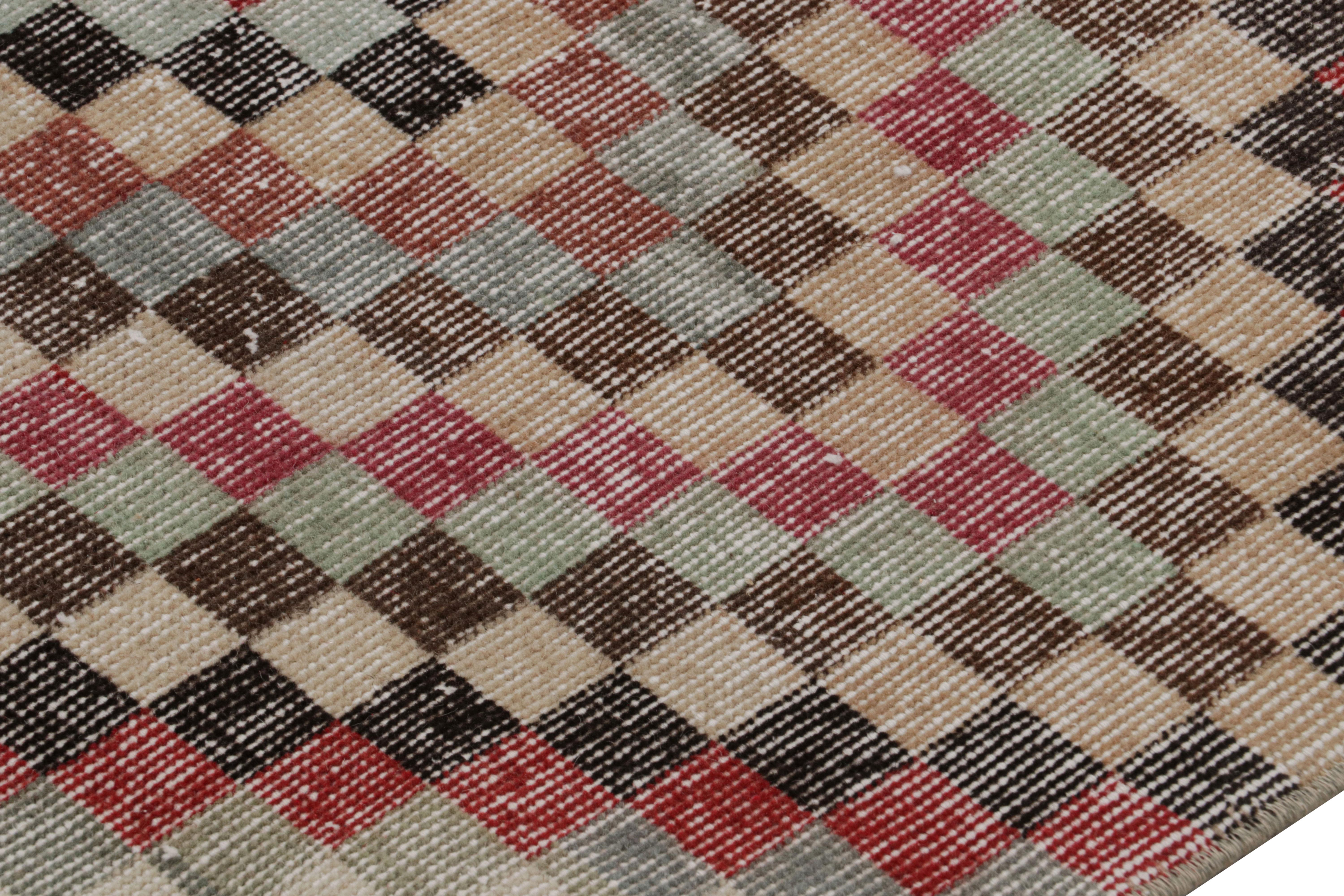 Alfombra de calle policromática vintage con motivos geométricos, de Rug & Kilim en Bueno estado para la venta en Long Island City, NY