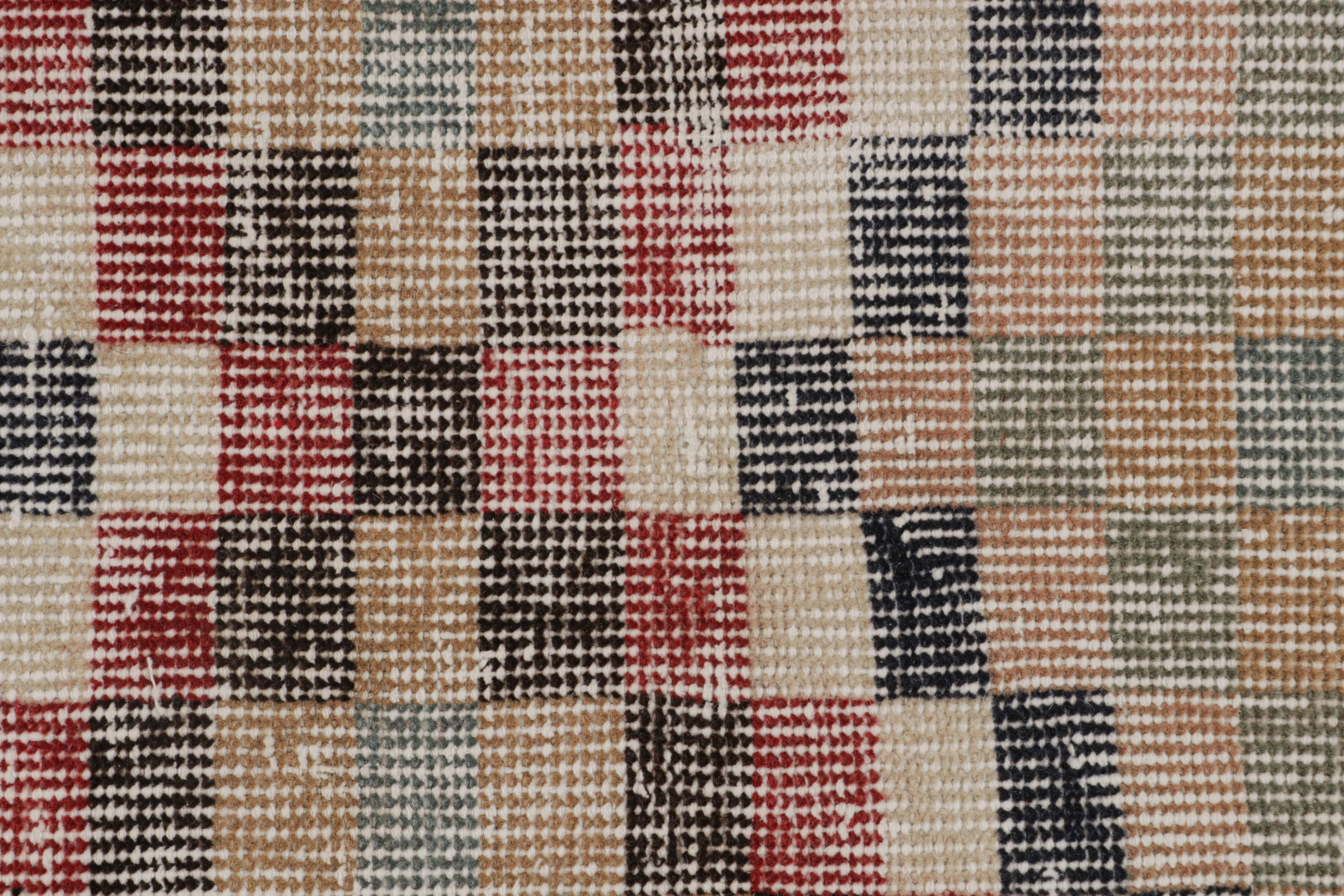 Alfombra de calle policromática vintage con motivos geométricos, de Rug & Kilim mediados del siglo XX en venta
