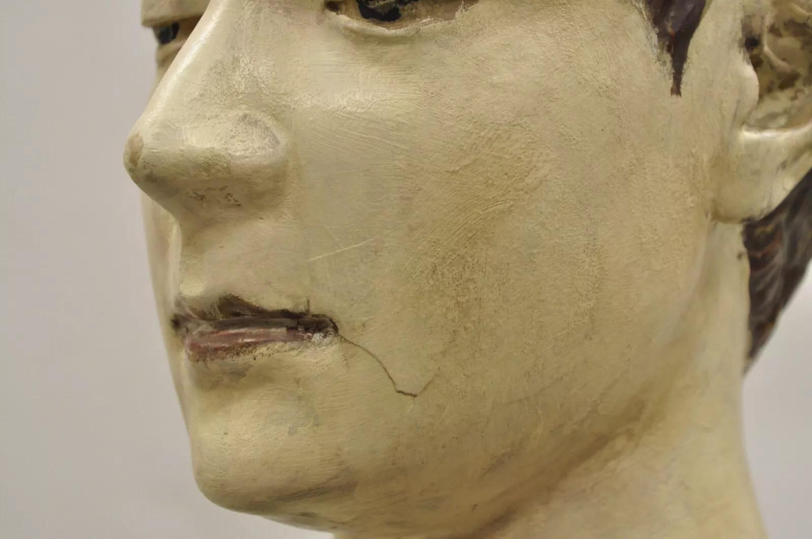 Intonaco Vintage Busto in gesso policromo Ippolita Maria Sforza Statua in stile rinascimentale in vendita