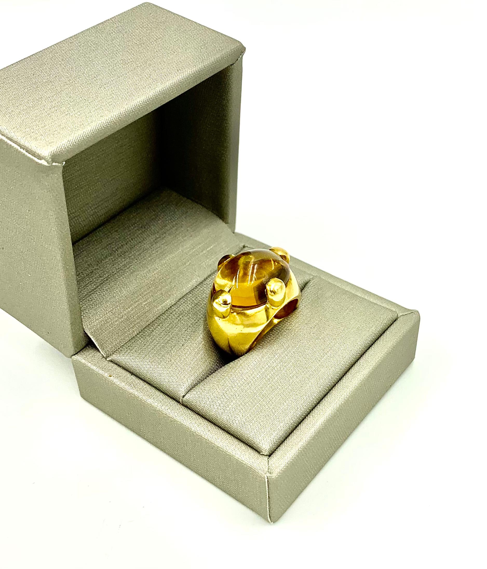 Vintage Pomellato 9,5 Quilates Cabujón Citrino Anillo Griffe Oro Amarillo 18K en venta 7