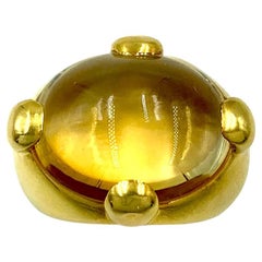 Vintage Pomellato 9.5 Carat Cabochon Citrine 18K Yellow Gold Griffe Ring